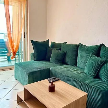 A Charming Corner On The Promenade Des Anglais