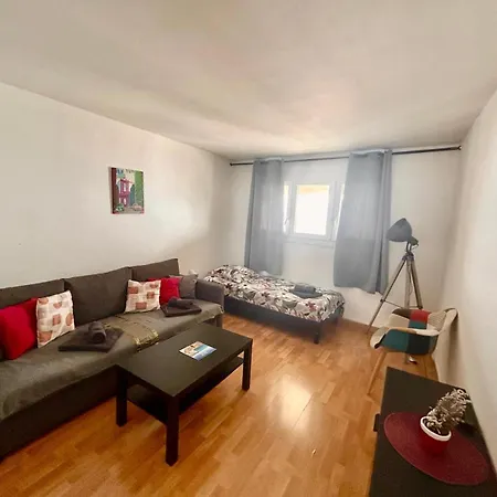 A Charming Corner On The Promenade Des Anglais *