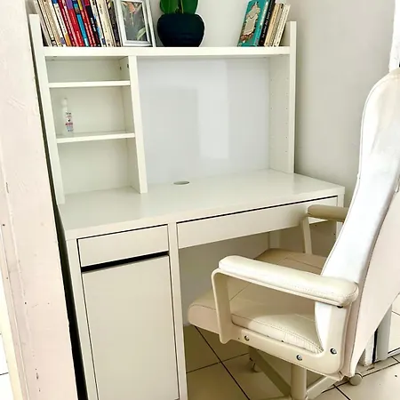 A Charming Corner On The Promenade Des Anglais *