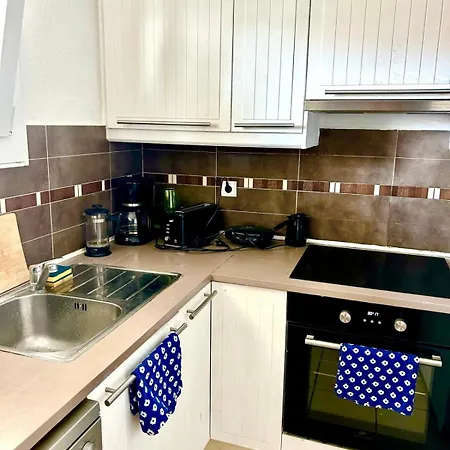 A Charming Corner On The Promenade Des Anglais